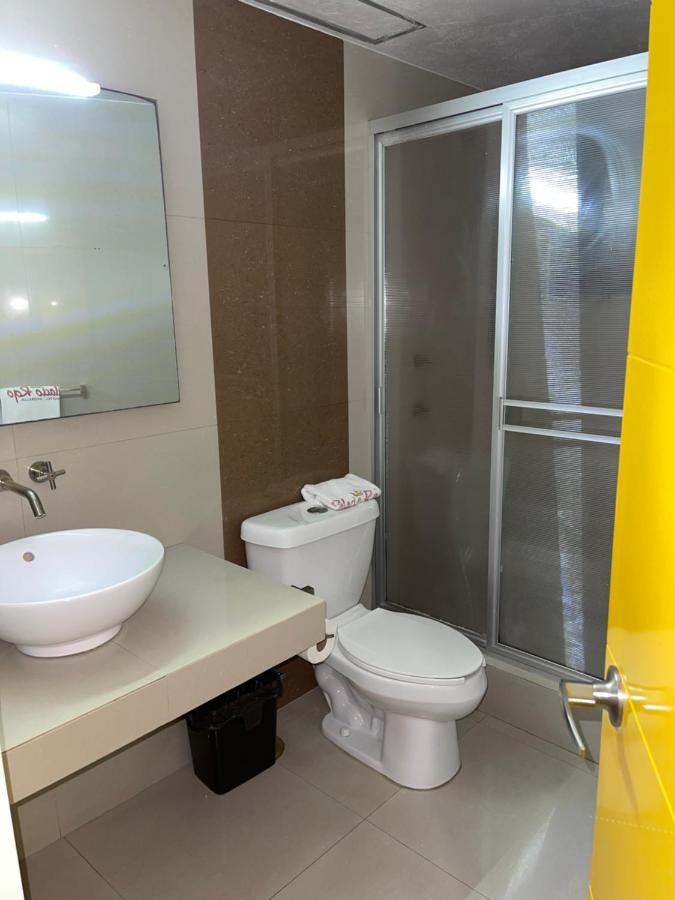 Palacio Rojo Hotel Familiar 모렐리아 외부 사진
