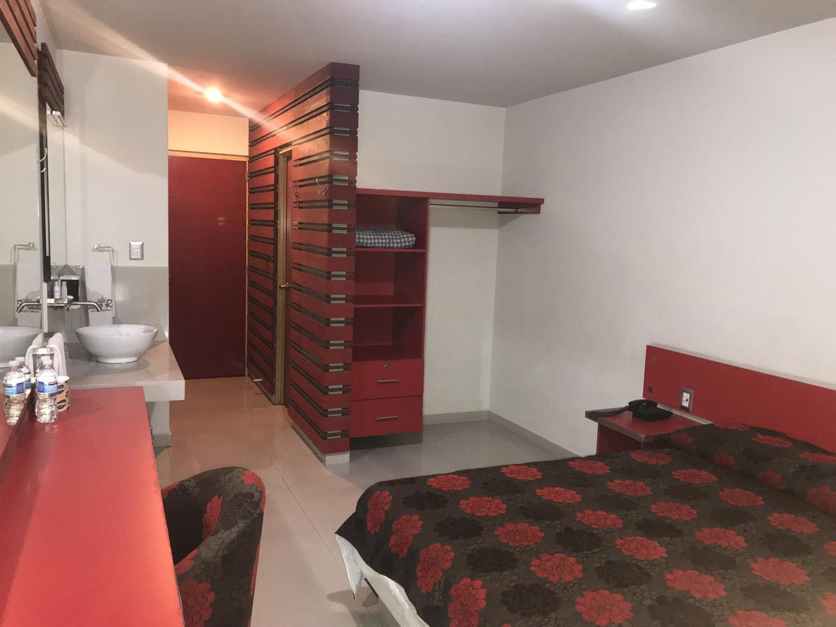 Palacio Rojo Hotel Familiar 모렐리아 외부 사진
