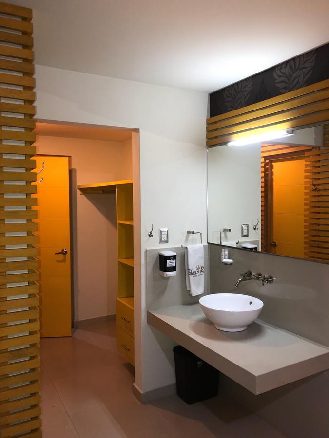 Palacio Rojo Hotel Familiar 모렐리아 외부 사진