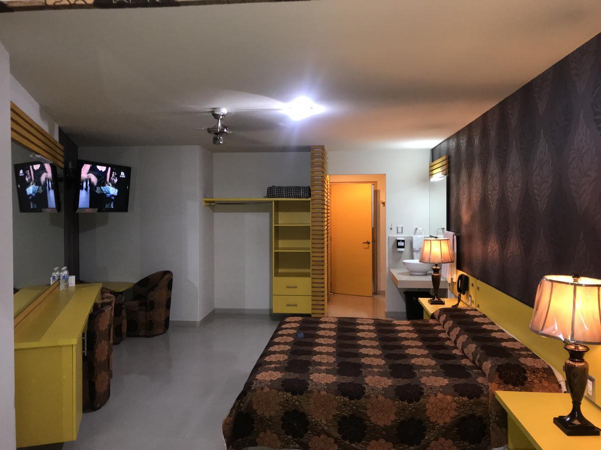 Palacio Rojo Hotel Familiar 모렐리아 외부 사진